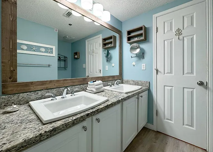 Holiday home Tropic Isle 702